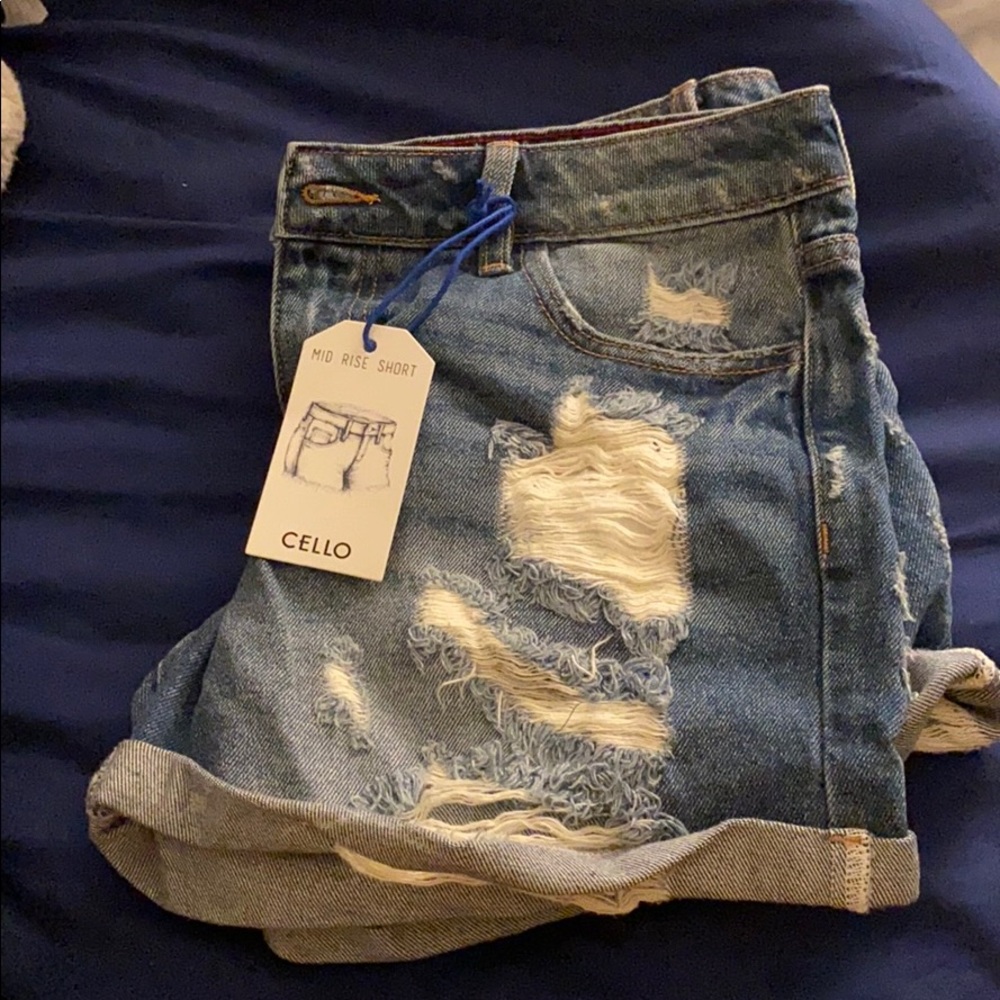 NWT Mid-Rise Distressed Jean Shorts